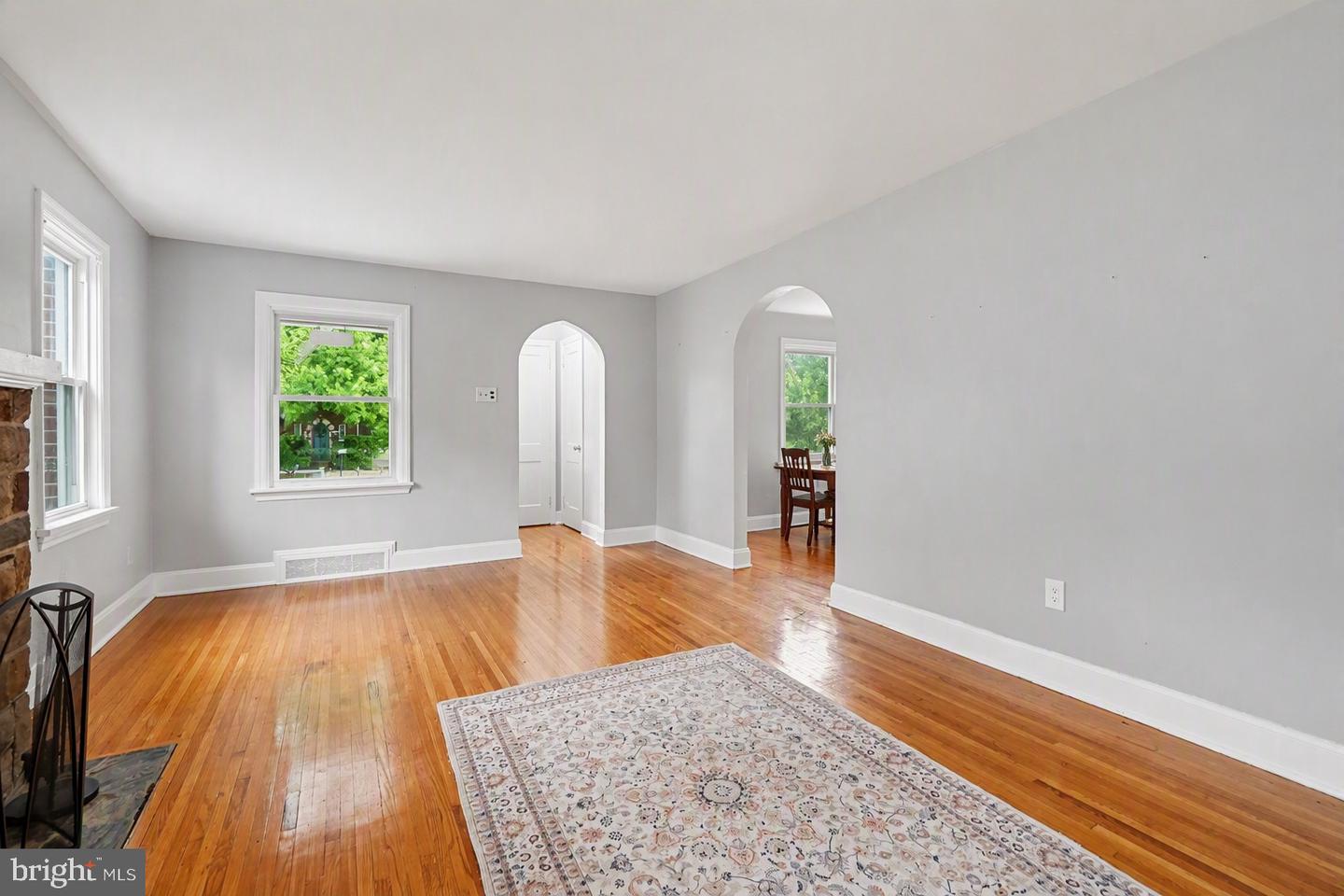 2929 Locust Ln Property Photo 6