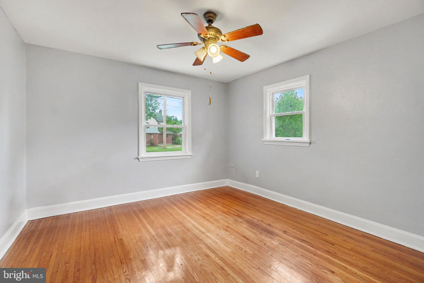 2929 Locust Ln Property Photo 8