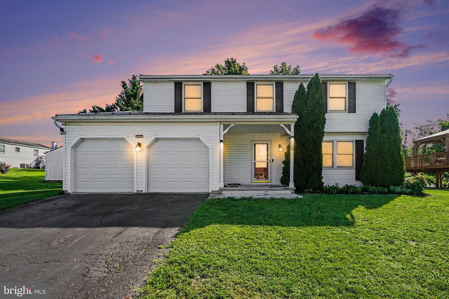 5572 Banbridge Dr Property Photo 1