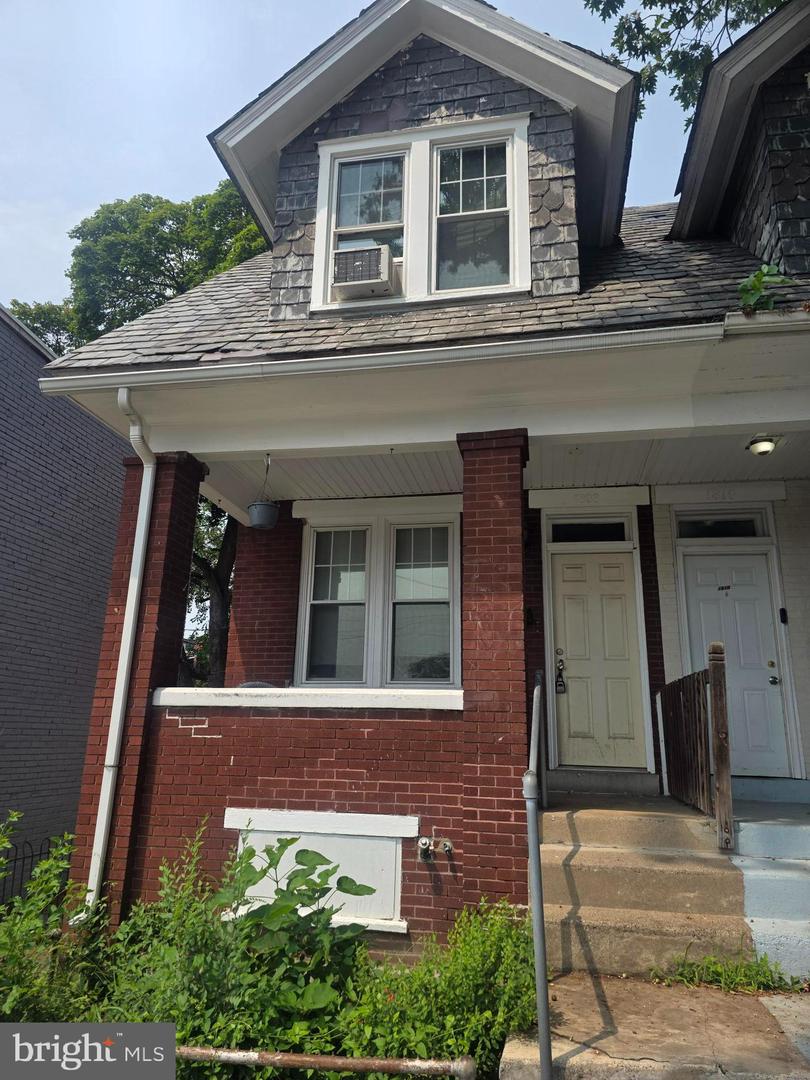 1808 CHESTNUT ST Property Photo 1