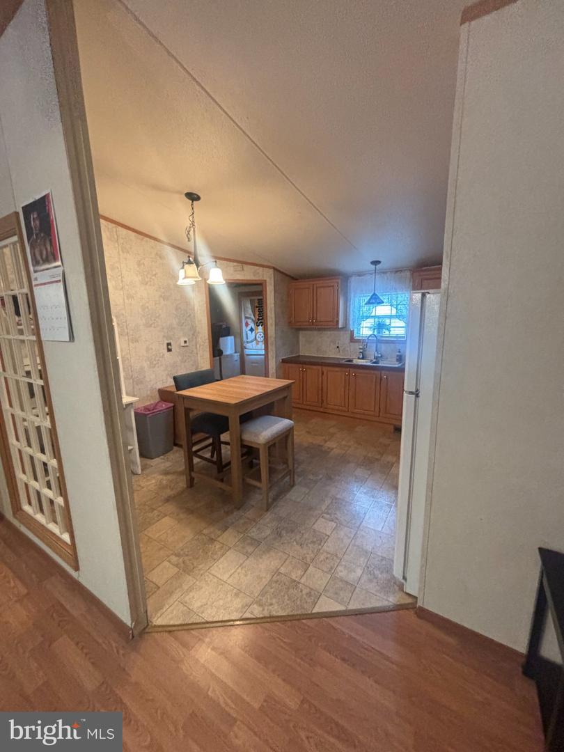 3584 Mobile Rd Property Photo 4