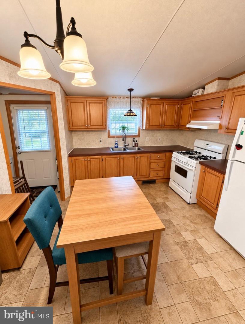 3584 Mobile Rd Property Photo 5