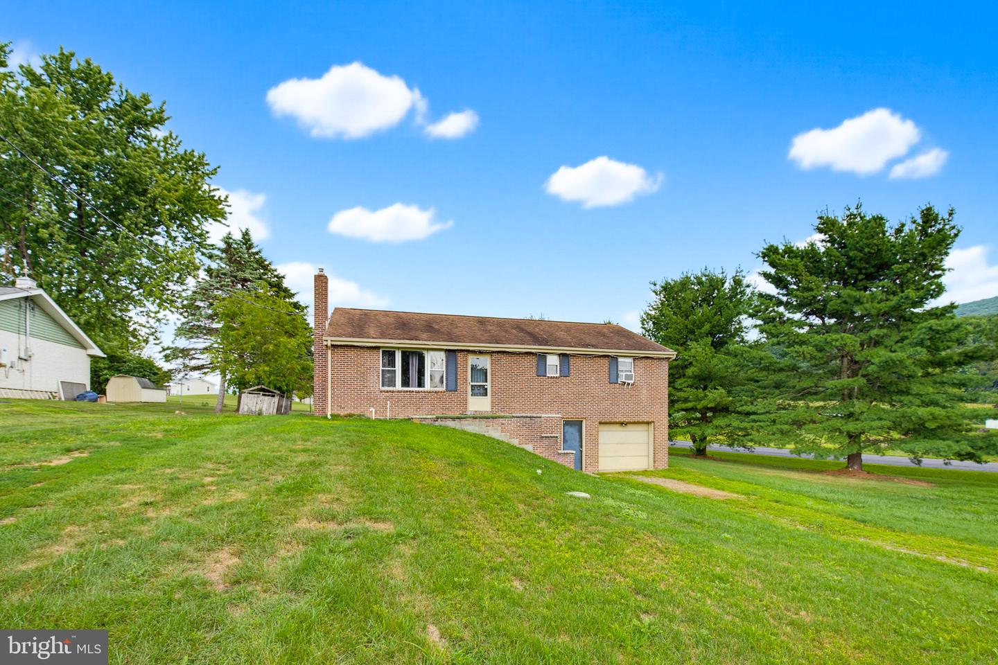211 Kocher Ln Property Photo 2