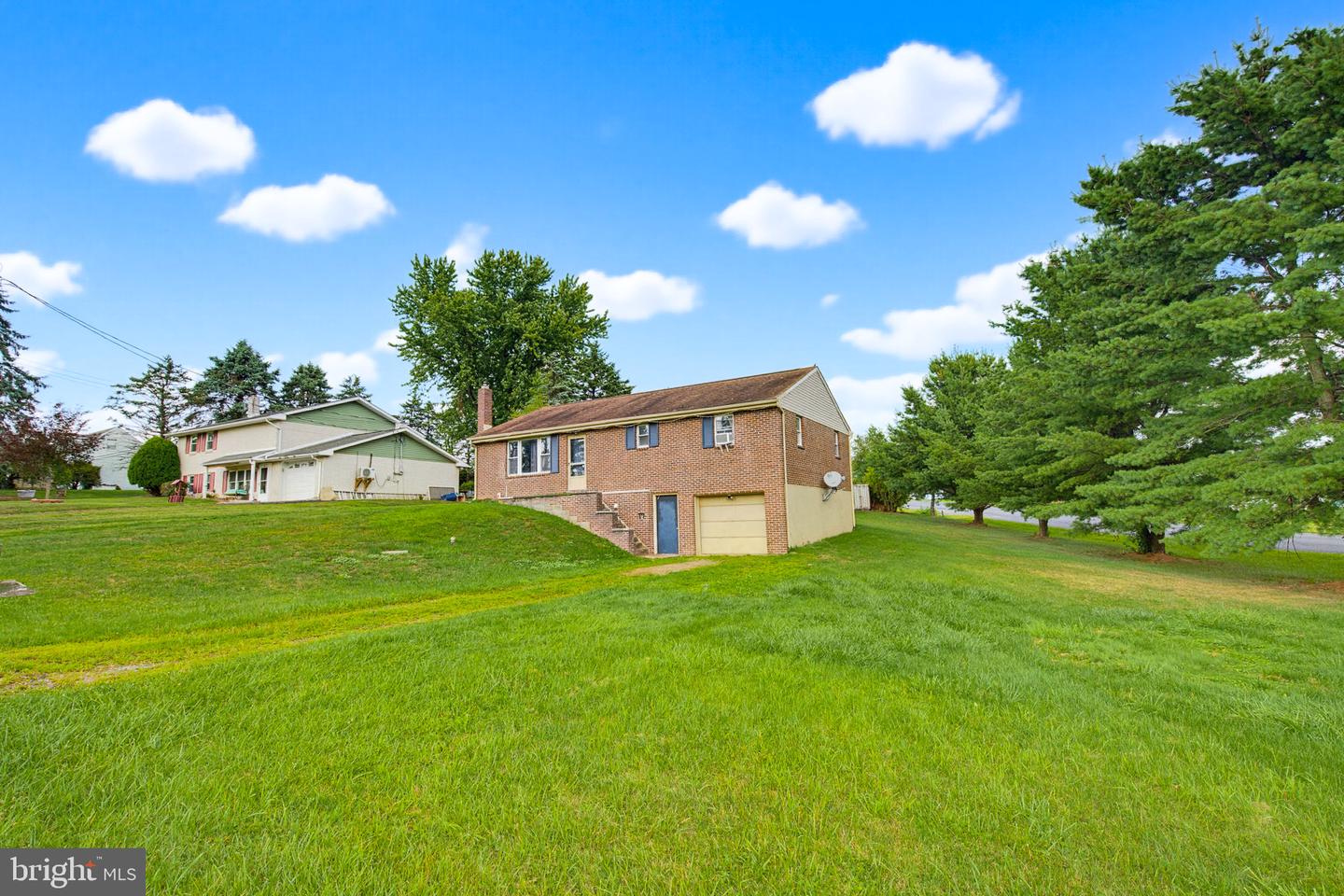 211 Kocher Ln Property Photo 3