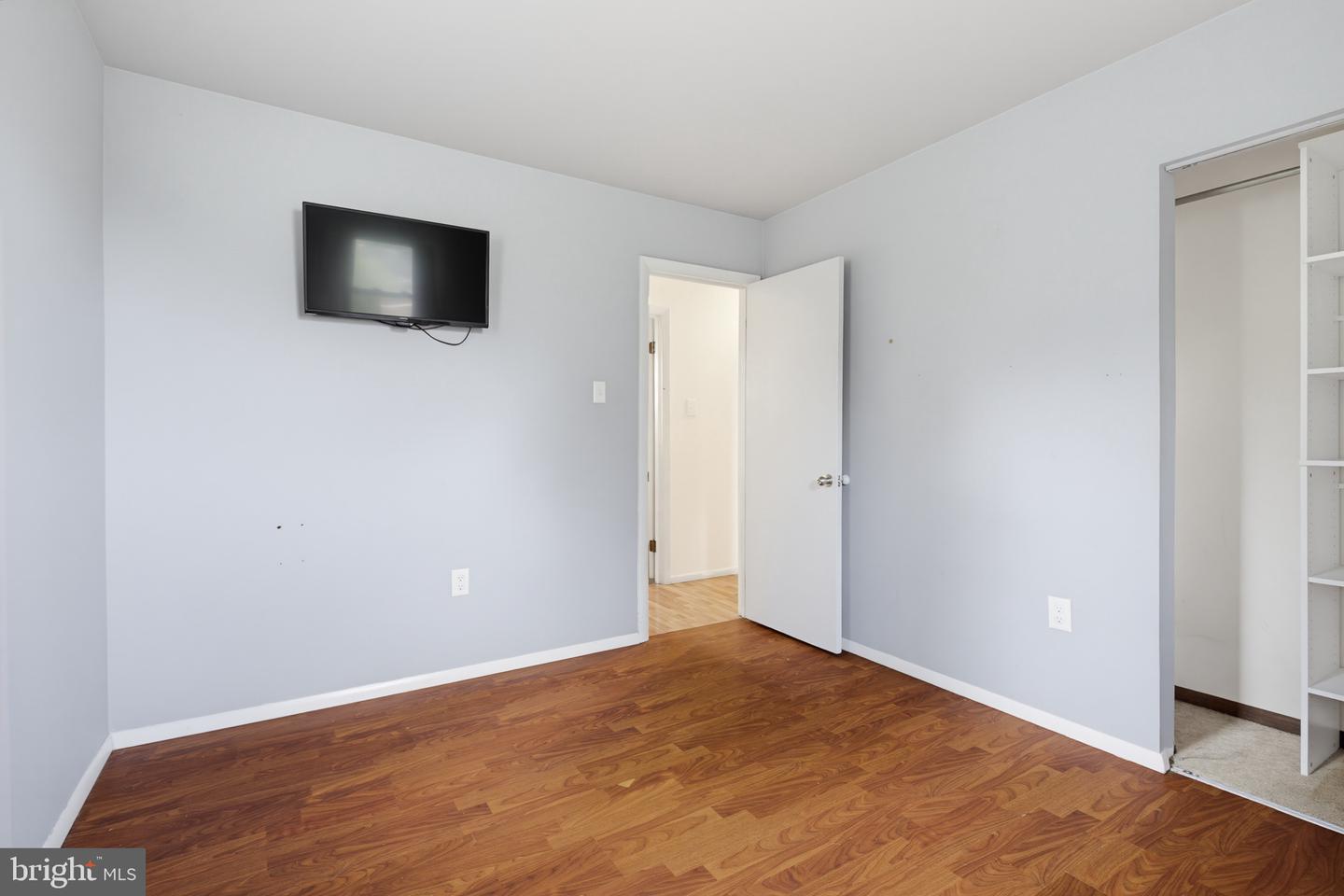 211 Kocher Ln Property Photo 17