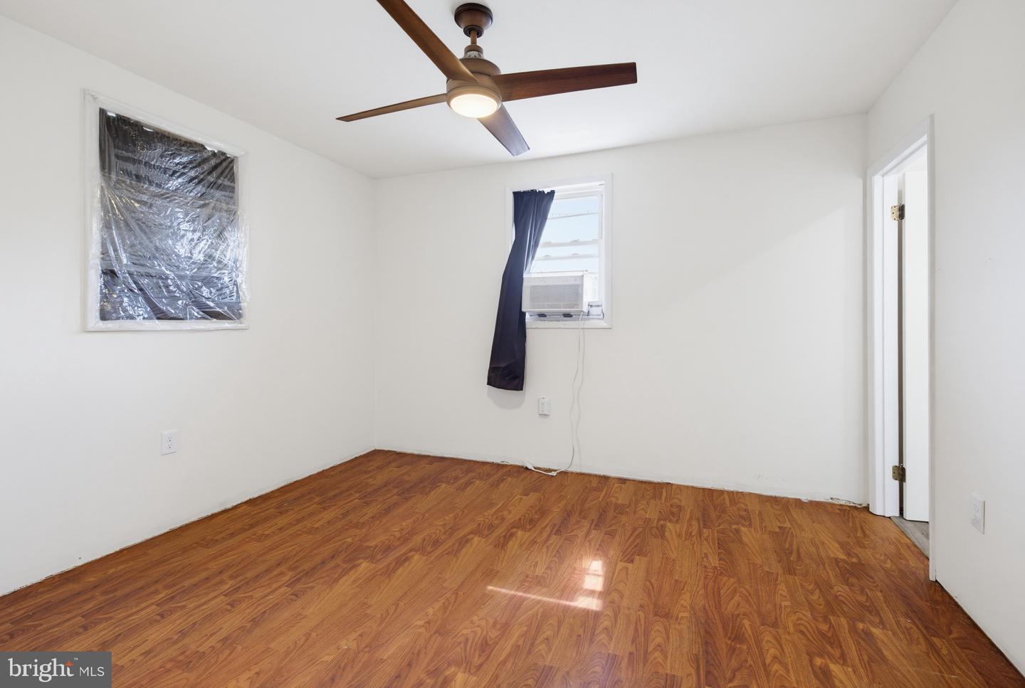 211 Kocher Ln Property Photo 20