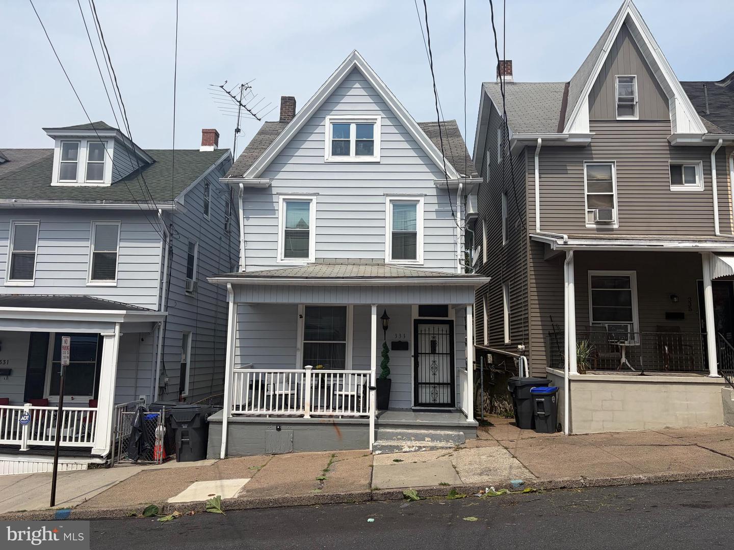 333 LOCUST ST Property Photo 1