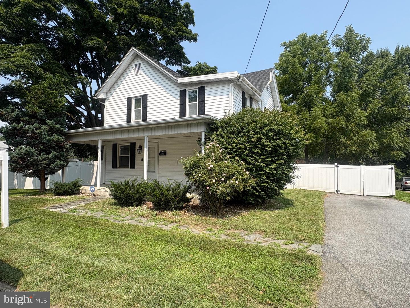 6550 Somerset St Property Photo 1
