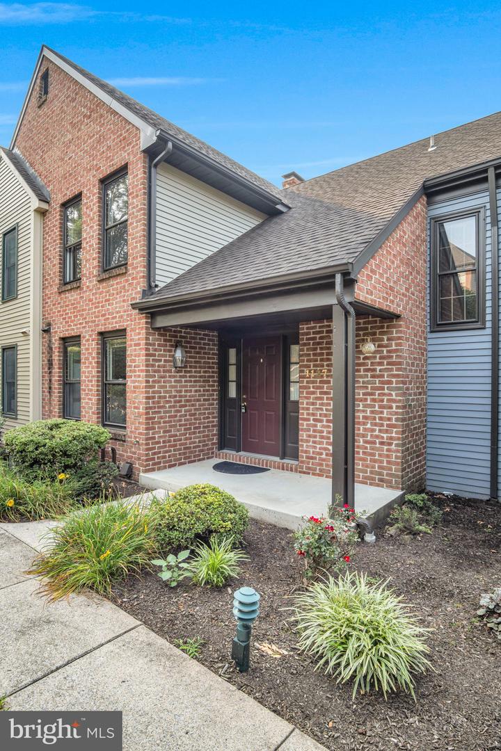 1127 Wicklow Ct Property Photo 5