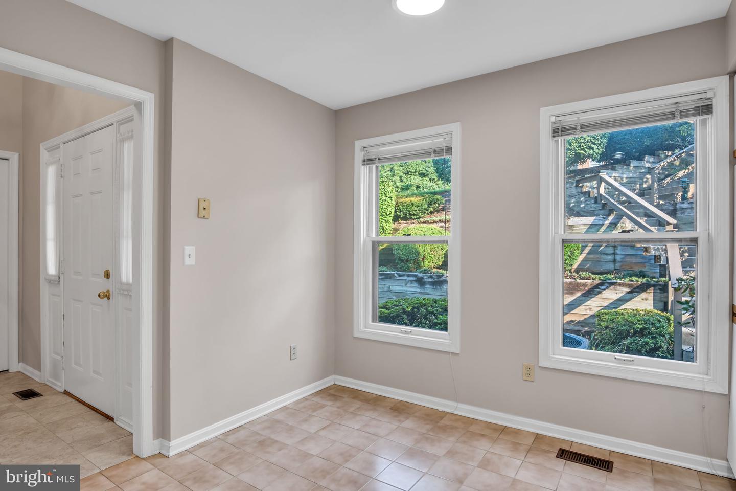 1127 Wicklow Ct Property Photo 9