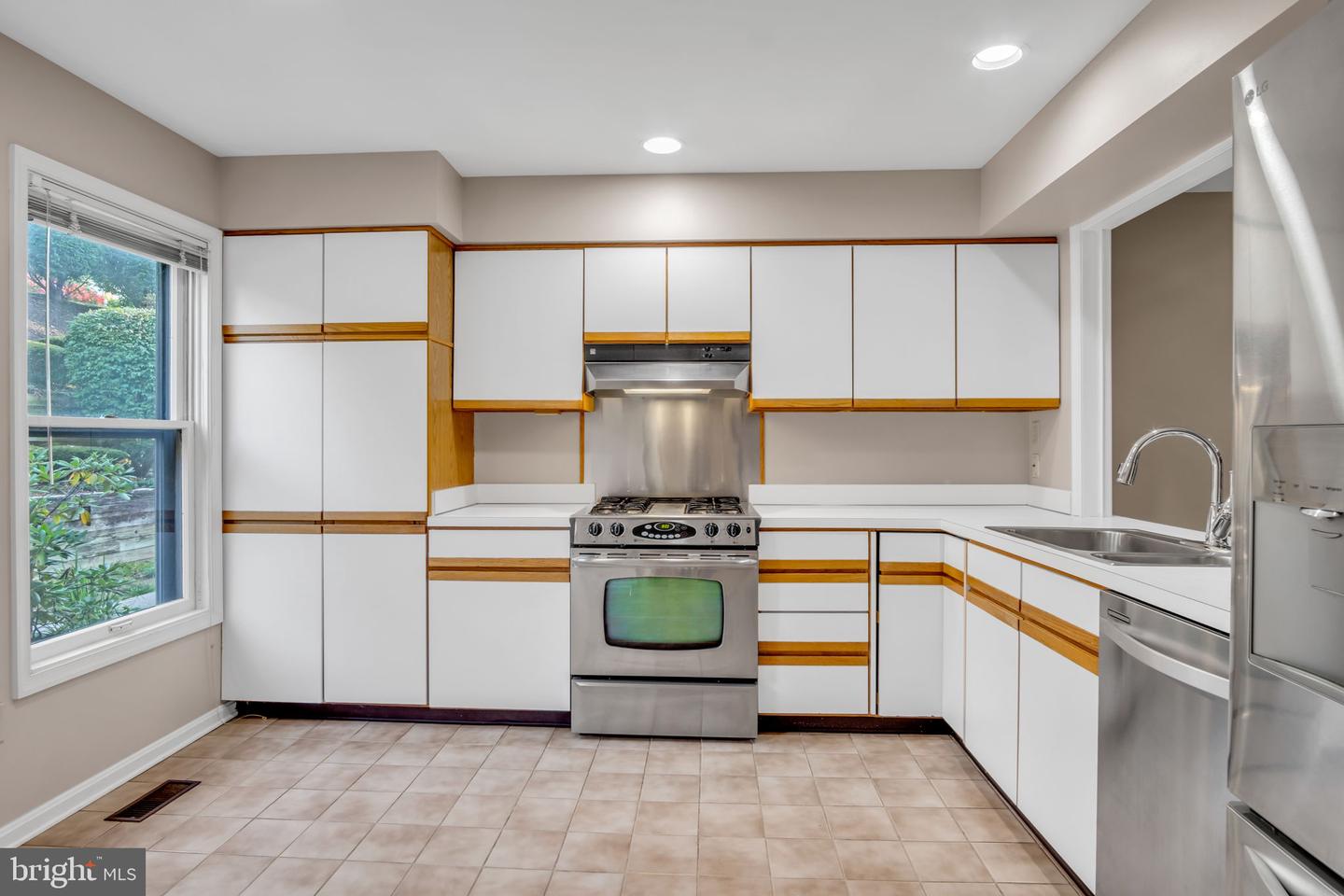 1127 Wicklow Ct Property Photo 10