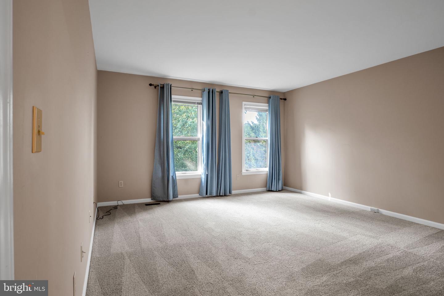 1127 Wicklow Ct Property Photo 26