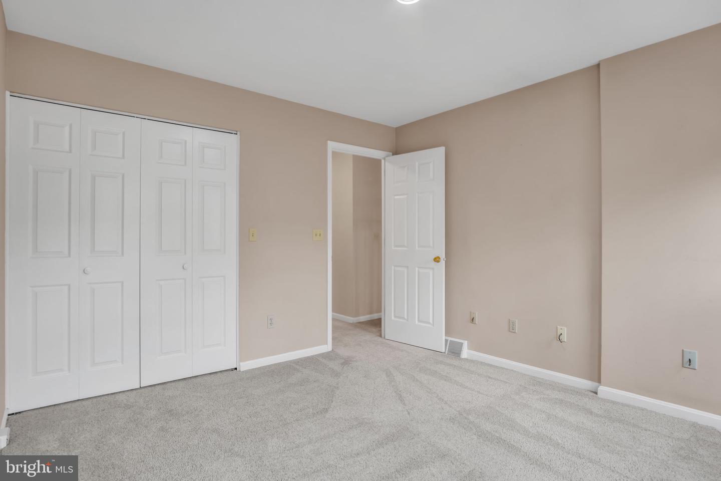 1127 Wicklow Ct Property Photo 30