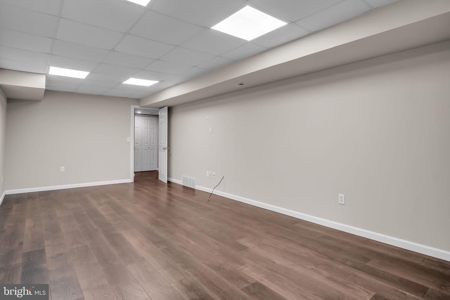 1127 Wicklow Ct Property Photo 34