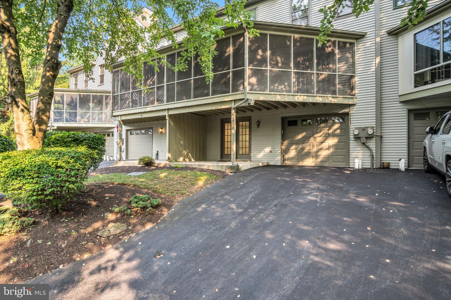 1127 Wicklow Ct Property Photo 38