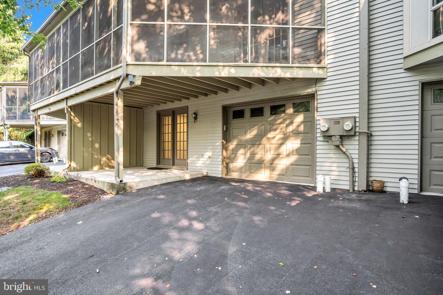 1127 Wicklow Ct Property Photo 40