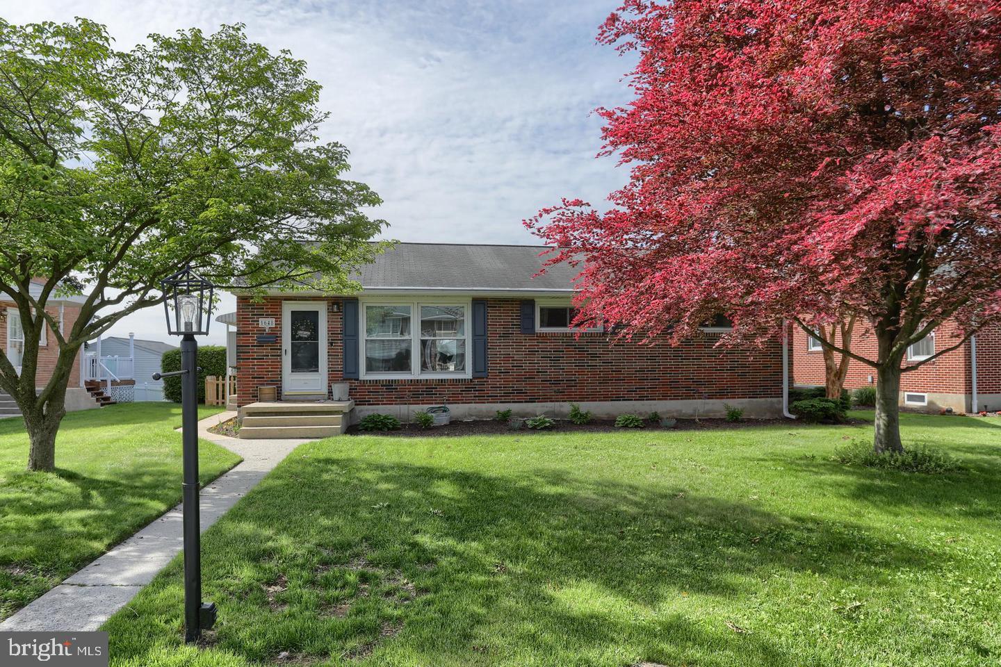 1648 E Caracas Ave Property Photo 1