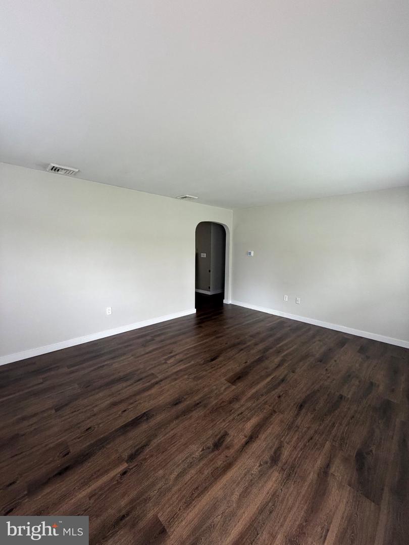 1648 E Caracas Ave Property Photo 3