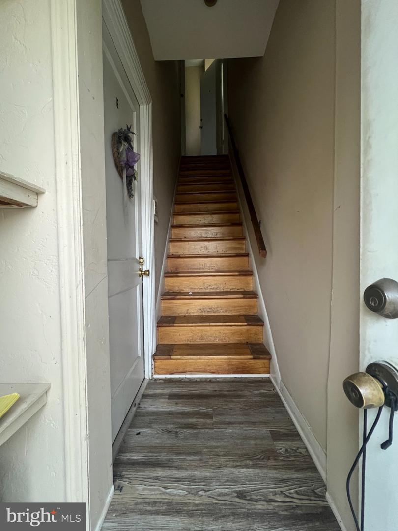 6120 Jonestown Rd #2e Property Photo 2