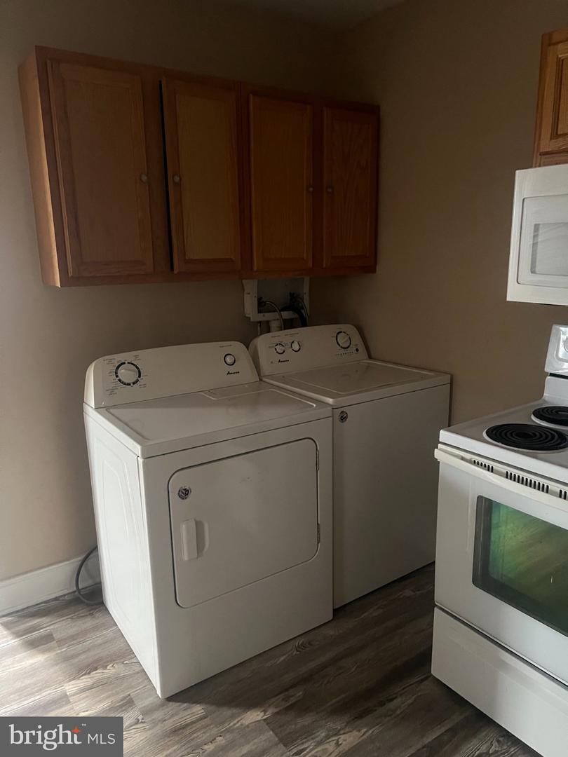 6120 Jonestown Rd #2e Property Photo 3