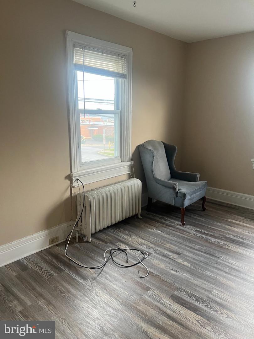 6120 Jonestown Rd #2e Property Photo 11