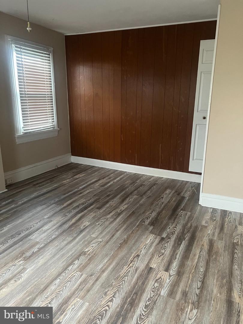 6120 Jonestown Rd #2e Property Photo 12