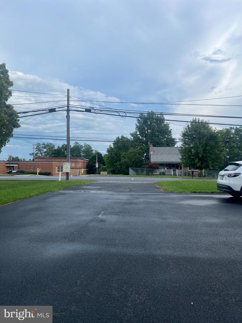 6120 Jonestown Rd #2e Property Photo 17
