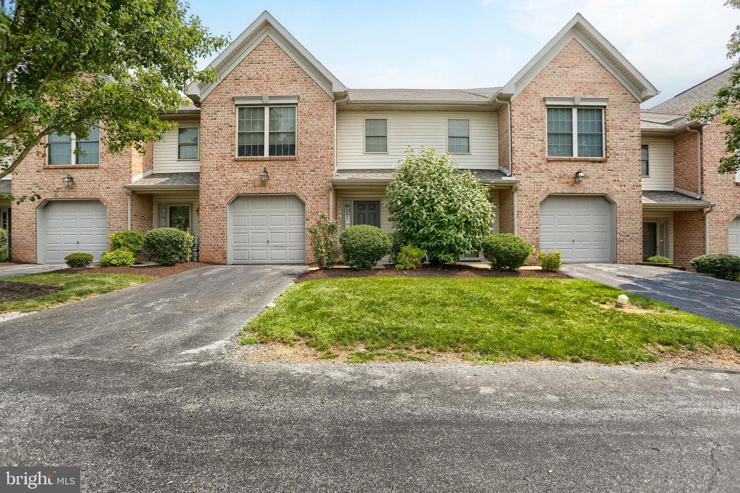 453 Waverly Woods Dr Property Photo 1