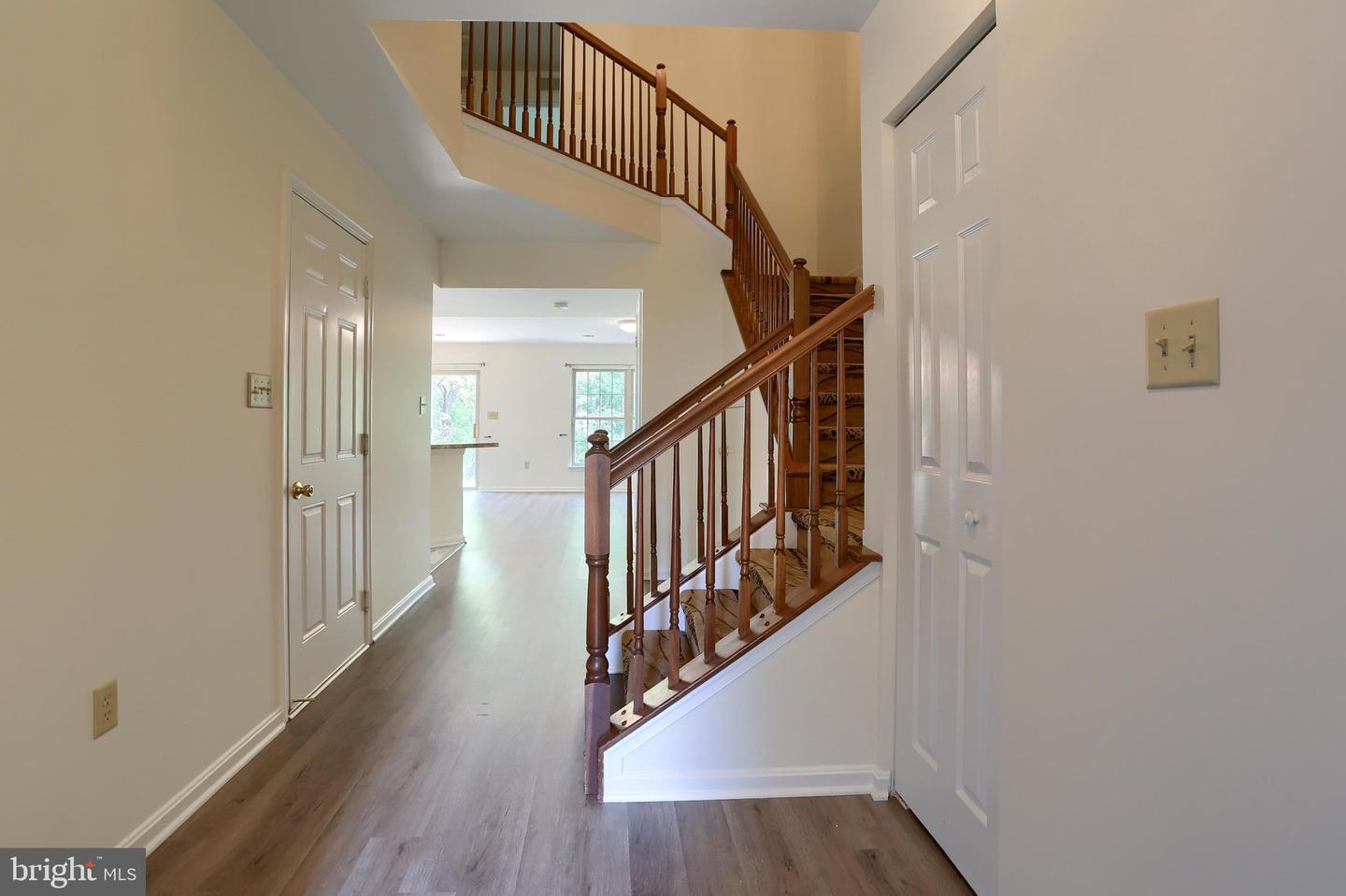453 Waverly Woods Dr Property Photo 6