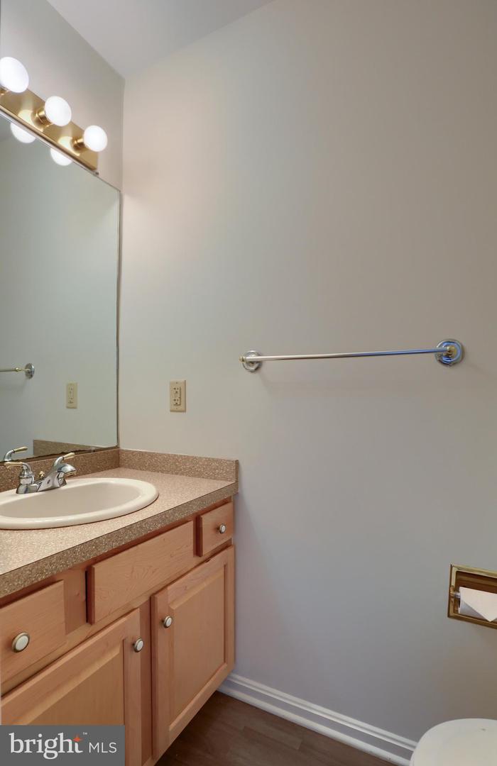 453 Waverly Woods Dr Property Photo 7