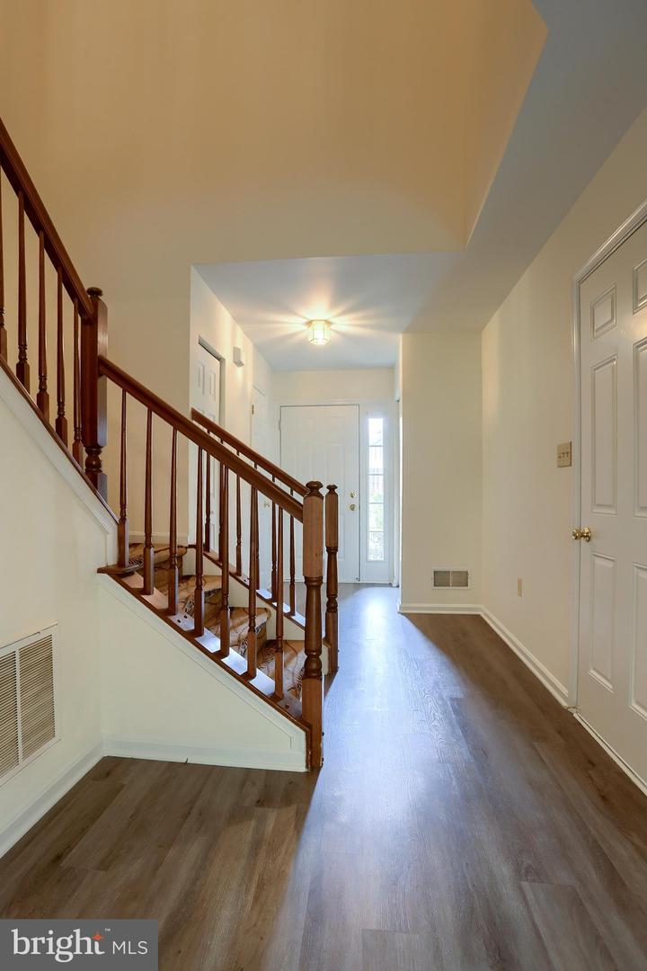 453 Waverly Woods Dr Property Photo 8