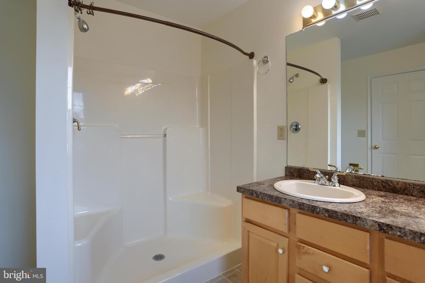 453 Waverly Woods Dr Property Photo 24
