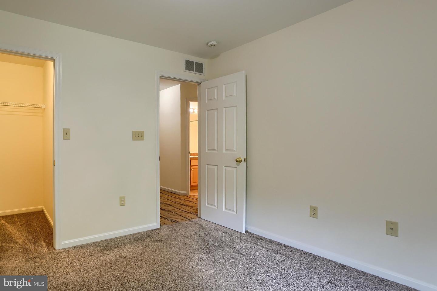 453 Waverly Woods Dr Property Photo 26