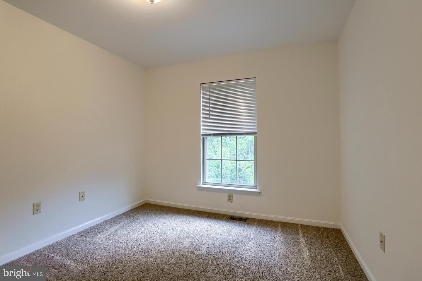 453 Waverly Woods Dr Property Photo 27