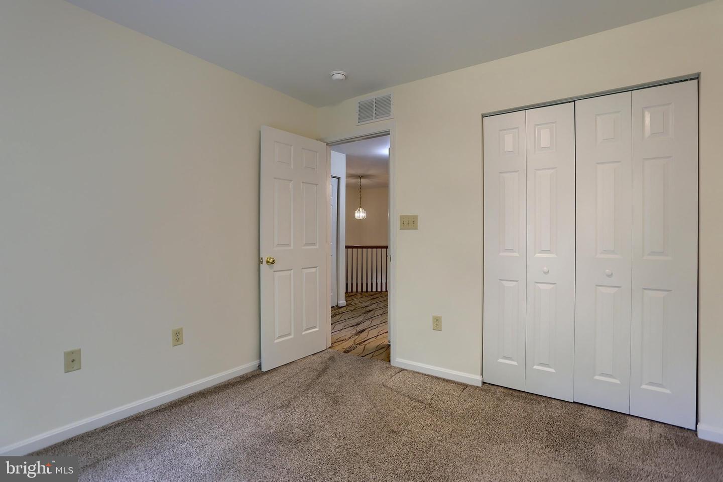 453 Waverly Woods Dr Property Photo 28