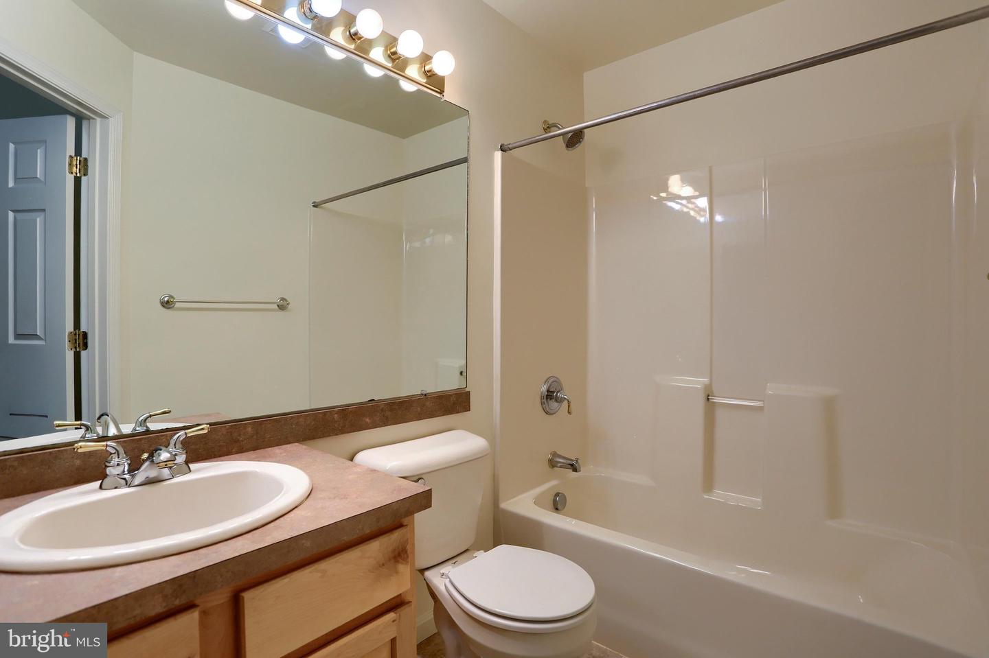 453 Waverly Woods Dr Property Photo 29