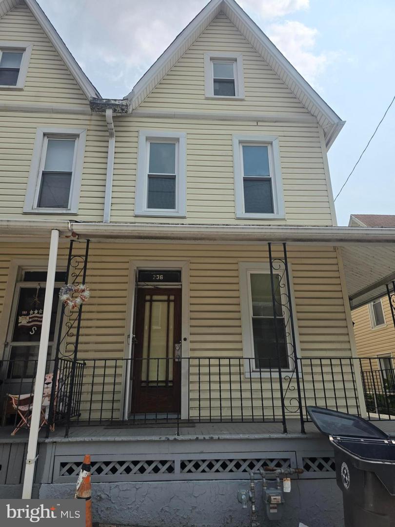 236 PINE ST Property Photo 1