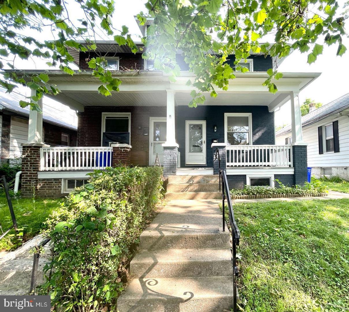 1709 Sycamore St Property Photo 1