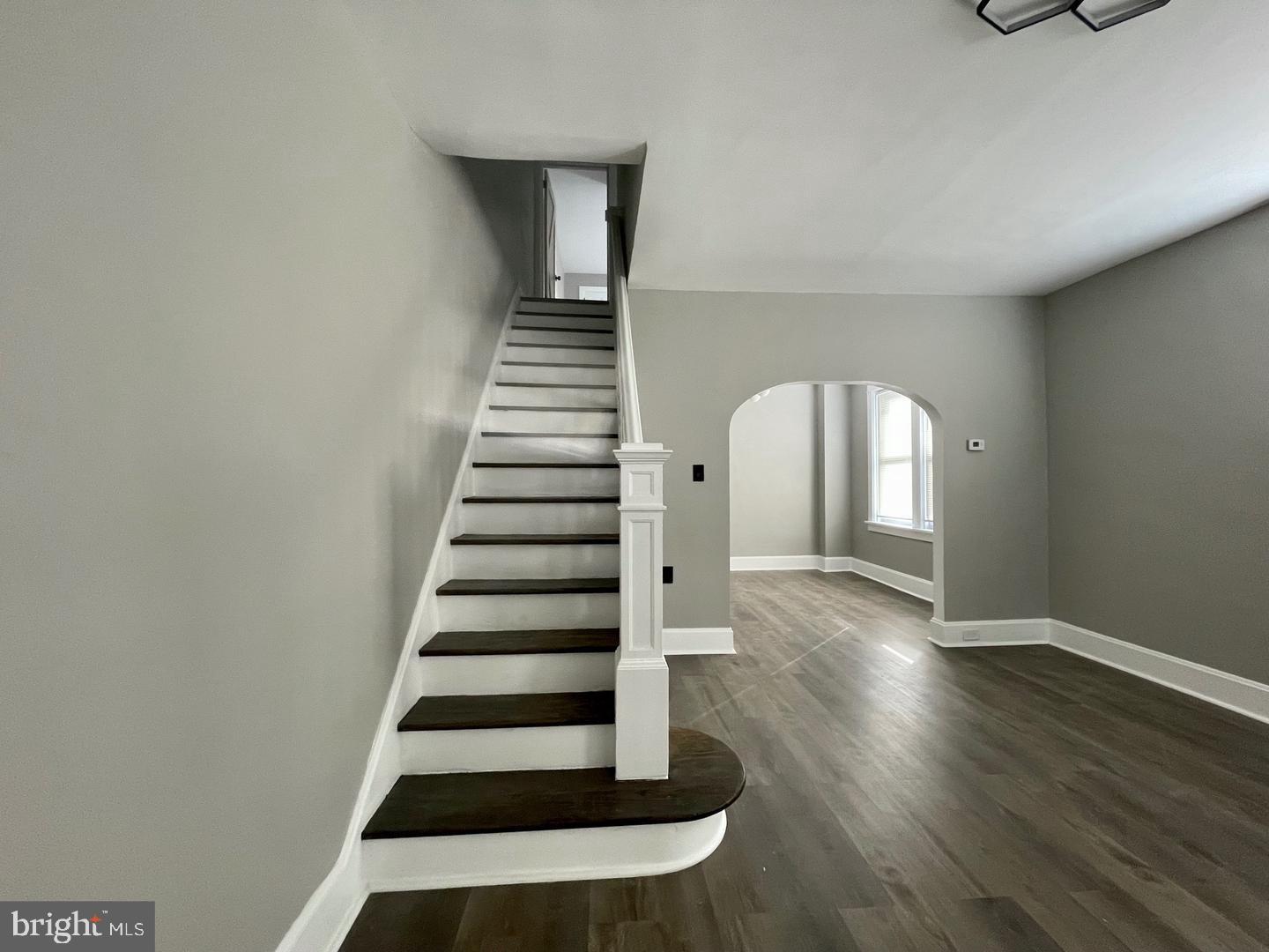 1709 Sycamore St Property Photo 3
