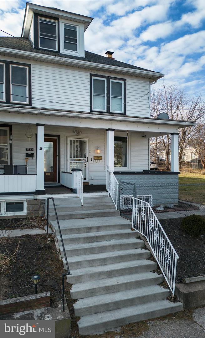 2721 Butler St Property Photo 3