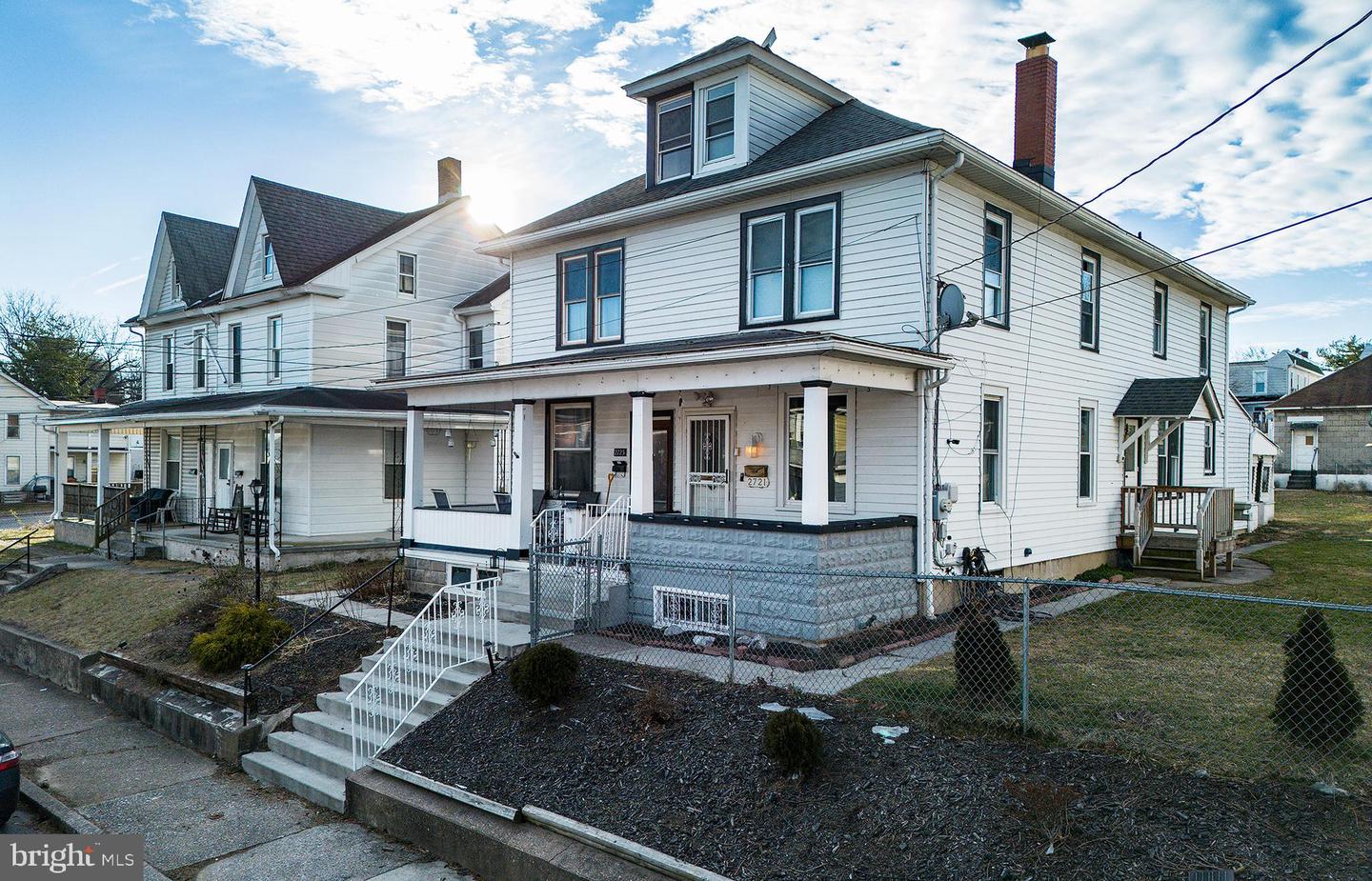 2721 Butler St Property Photo 6