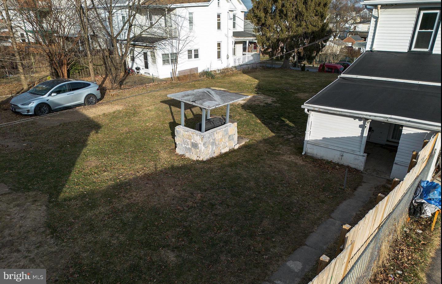 2721 Butler St Property Photo 8