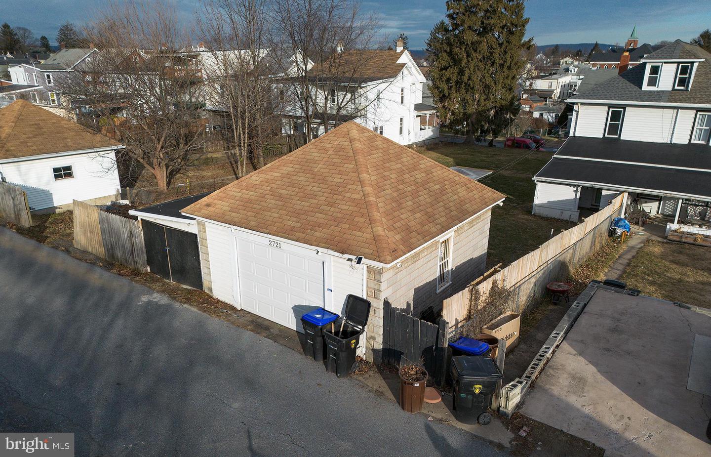 2721 Butler St Property Photo 10