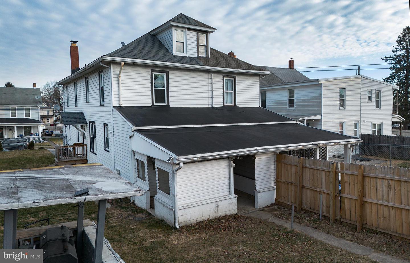 2721 Butler St Property Photo 18