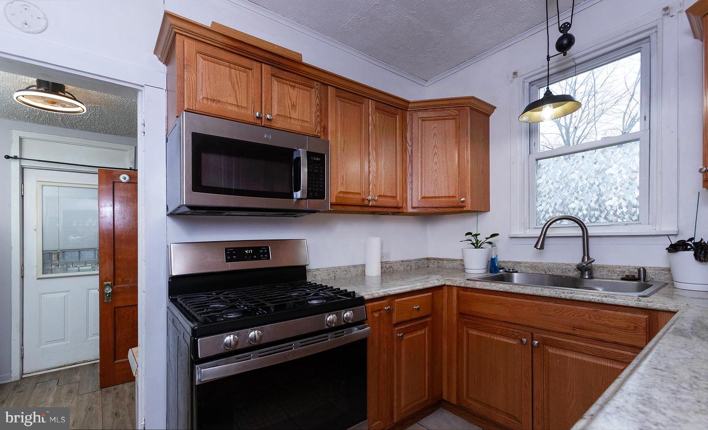 2721 Butler St Property Photo 21