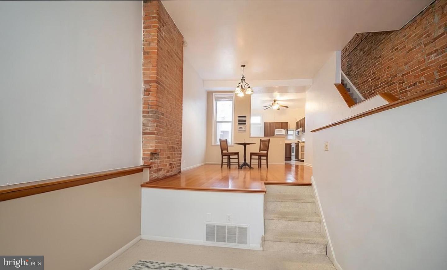 1726 Penn St Property Photo 4