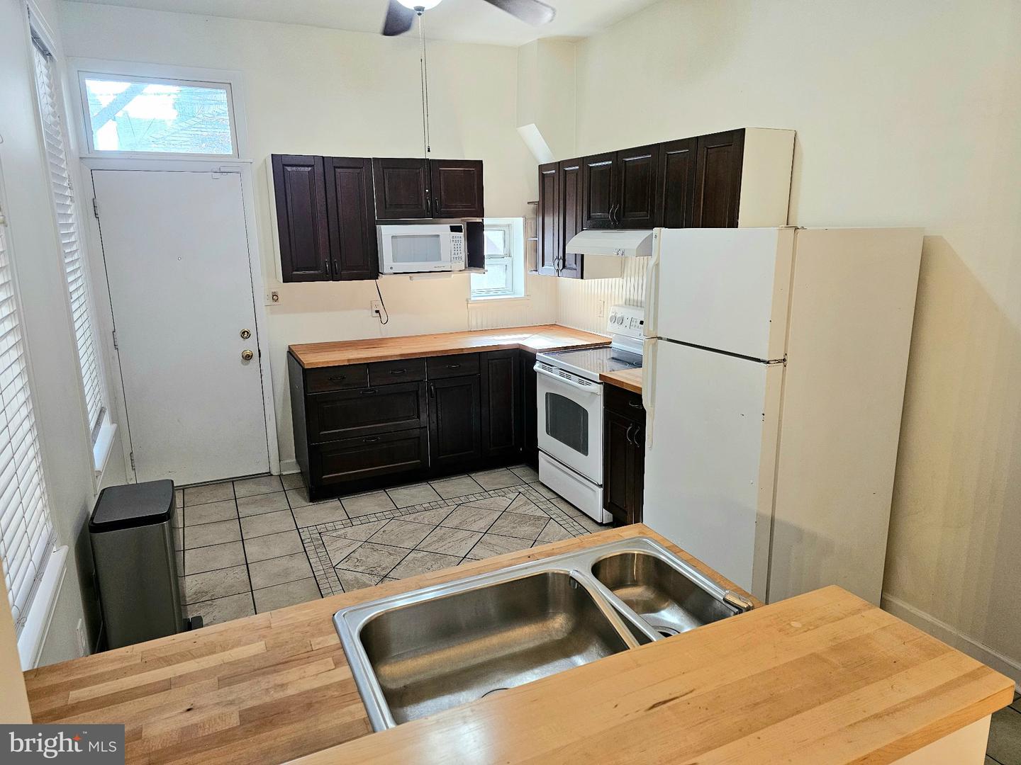 1726 Penn St Property Photo 7