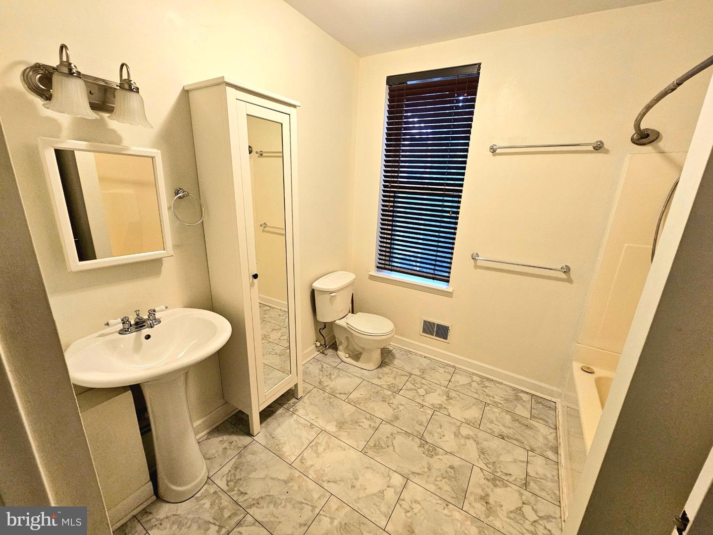 1726 Penn St Property Photo 11