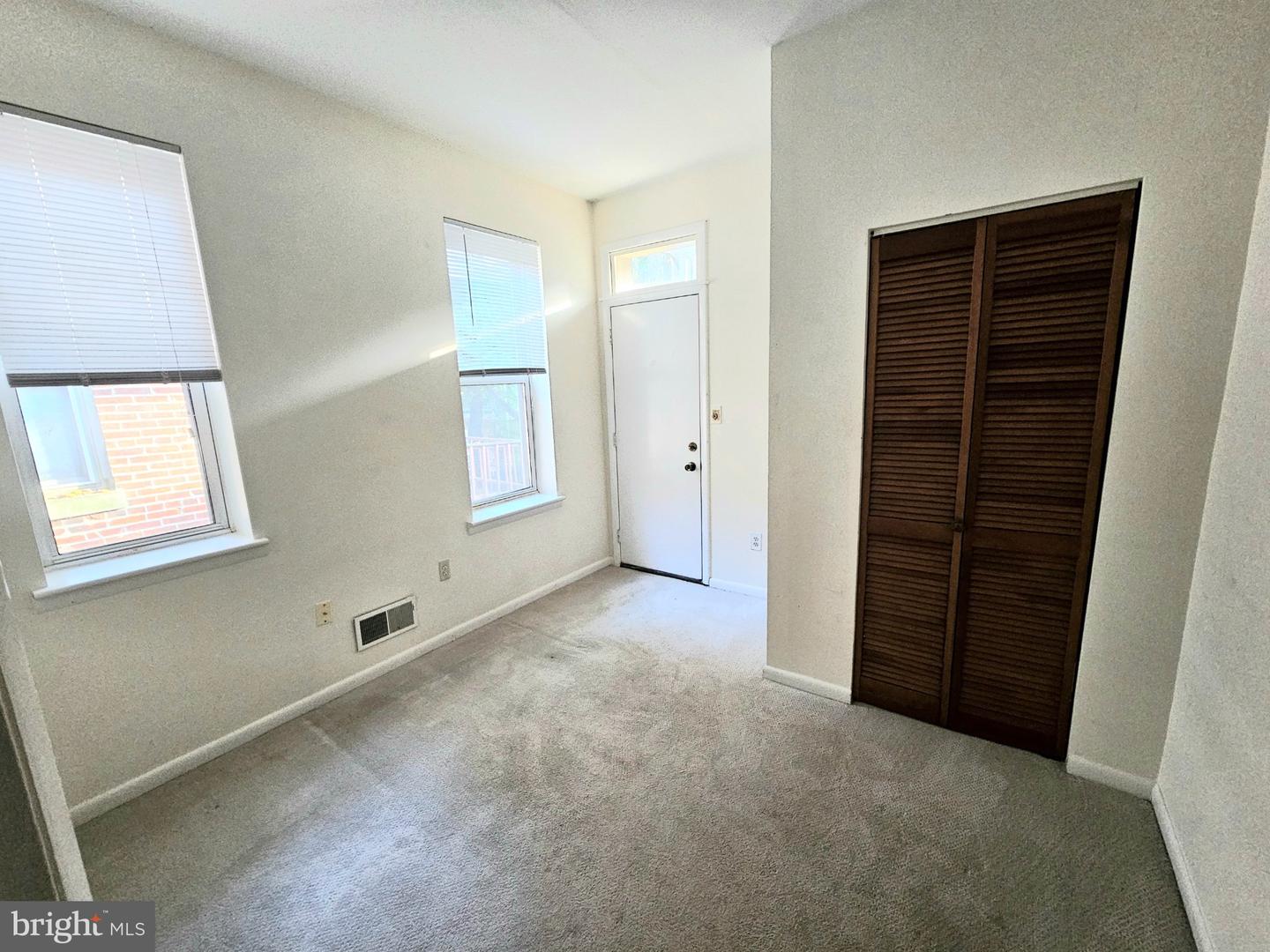1726 Penn St Property Photo 12