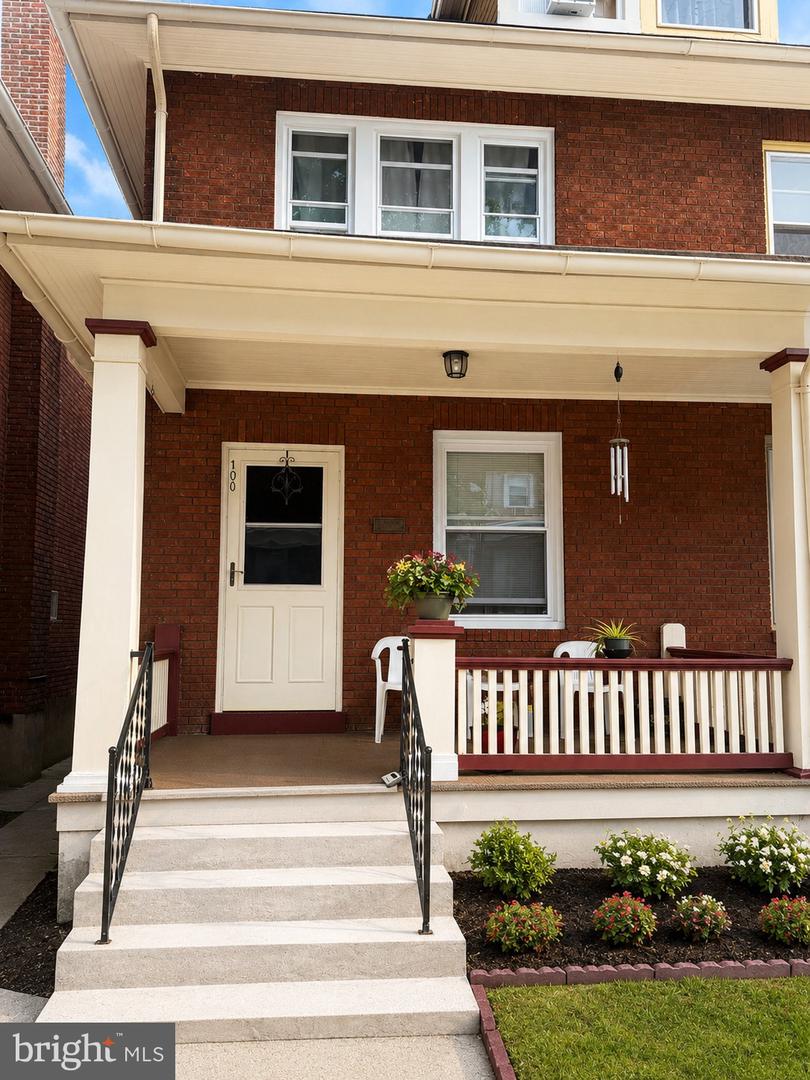 1943 Mulberry St Property Photo 1